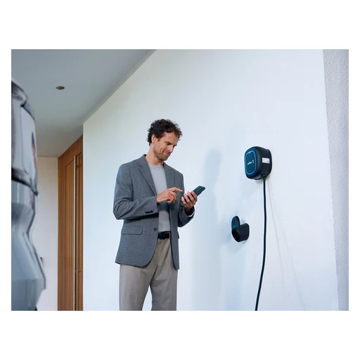 Wallbox Pulsar Plus (North America) product photo